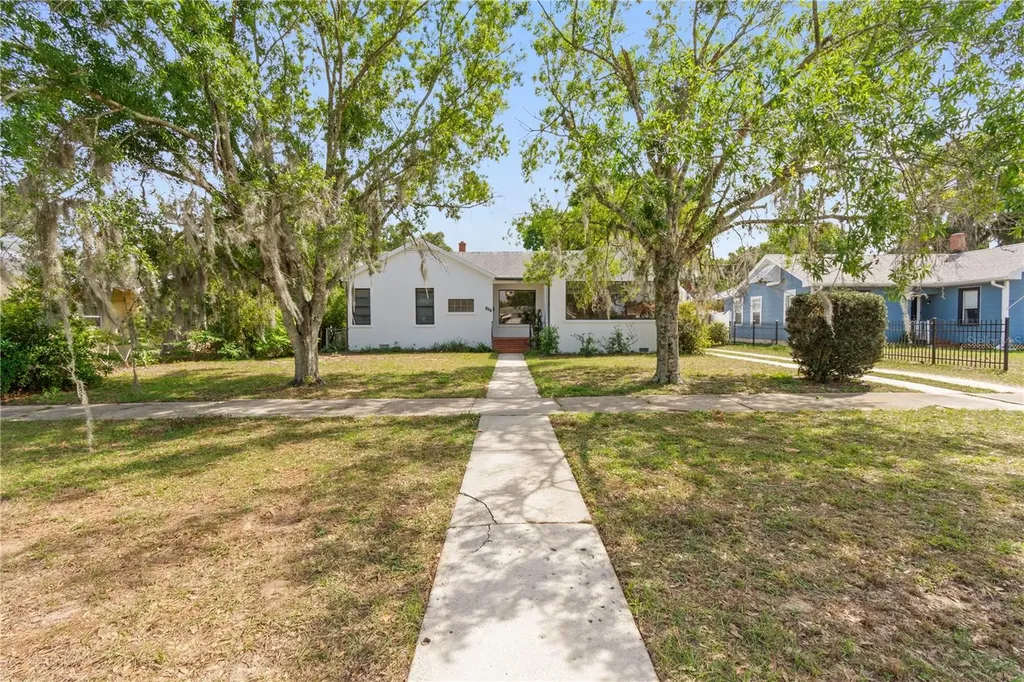 420 E Bullard Avenue Lake Wales FL 33853