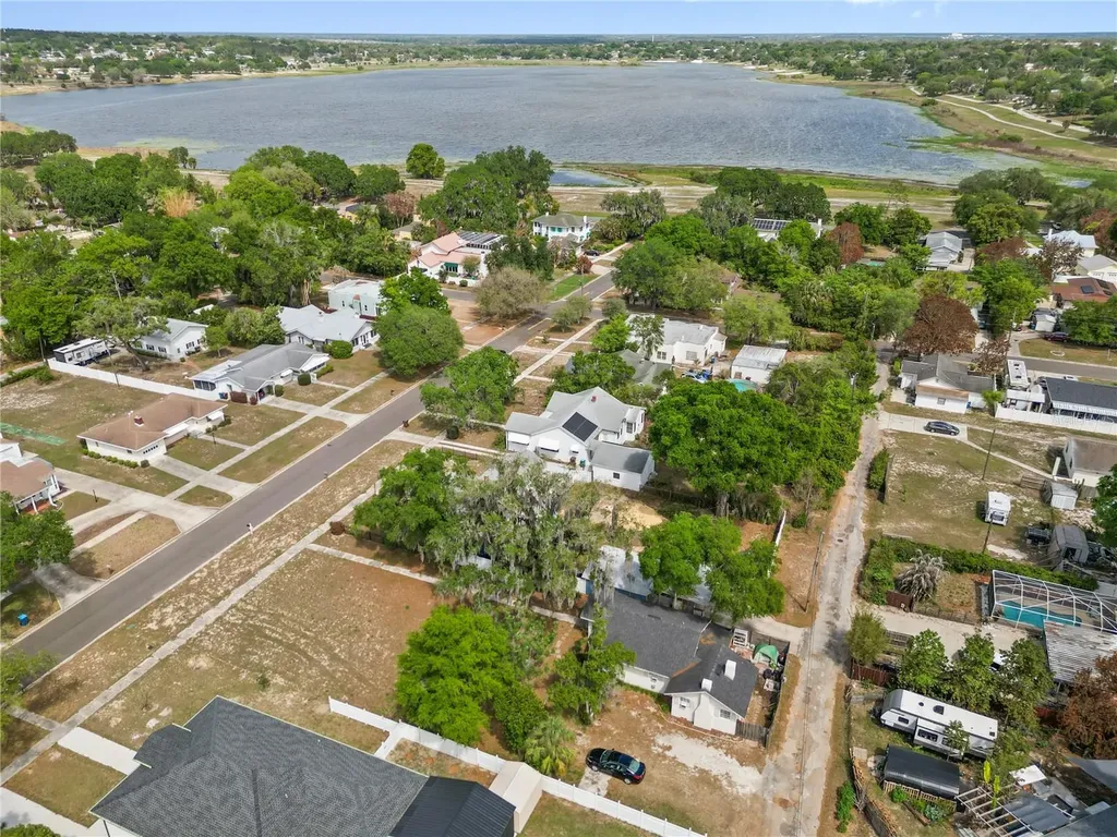 420 E Bullard Avenue Lake Wales FL 33853