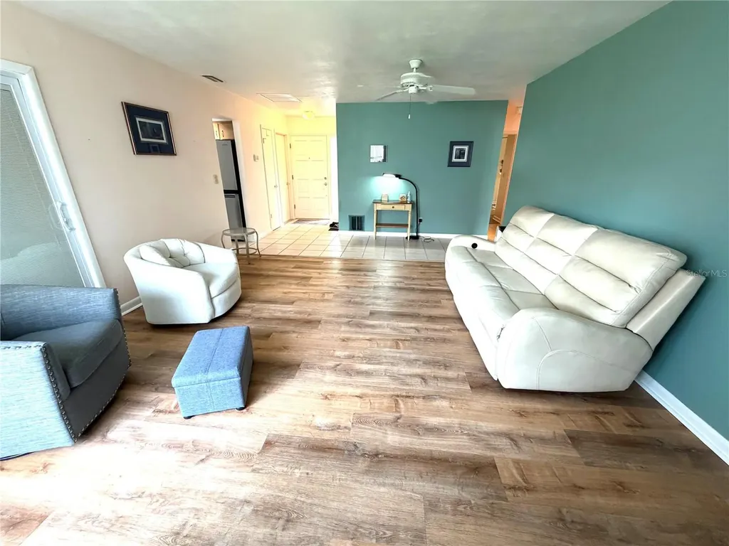 8805 41st Way N Pinellas Park FL 33782