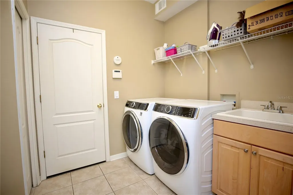 2410 Tea Olive Terrace Valrico FL 33594
