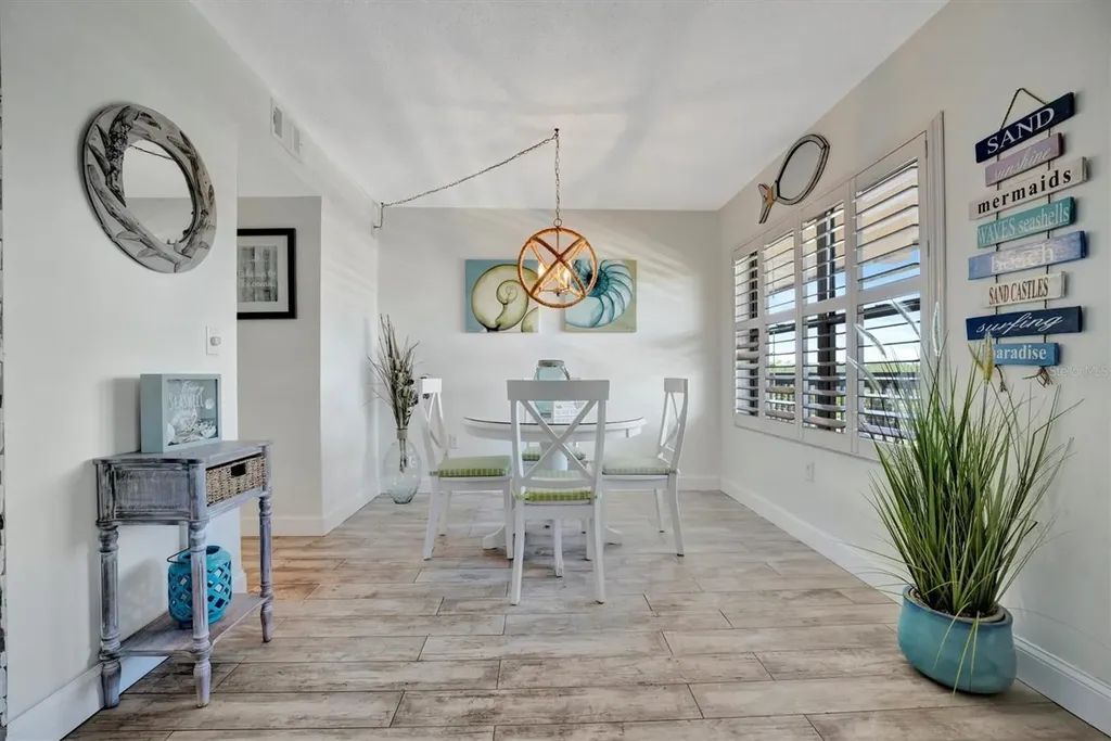 625 30th Avenue W Bradenton FL 34205
