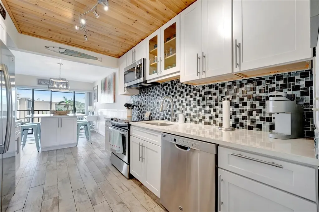 625 30th Avenue W Bradenton FL 34205
