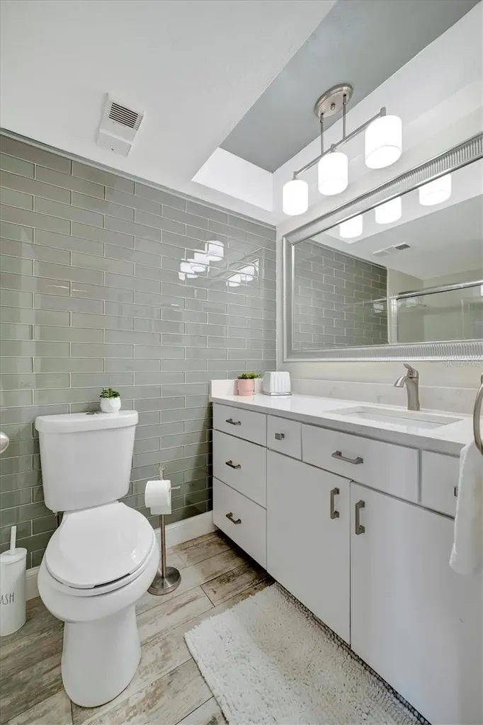 625 30th Avenue W Bradenton FL 34205