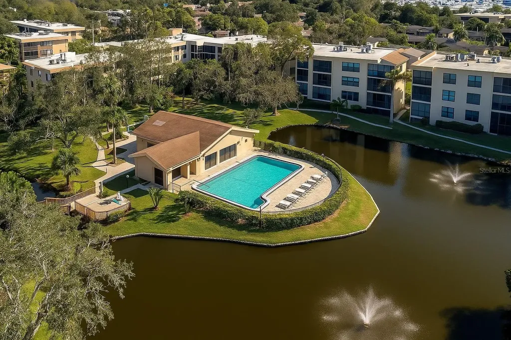 625 30th Avenue W Bradenton FL 34205