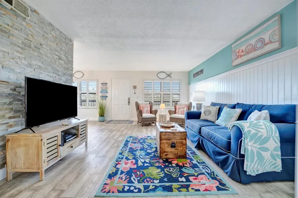 625 30th Avenue W Bradenton FL 34205