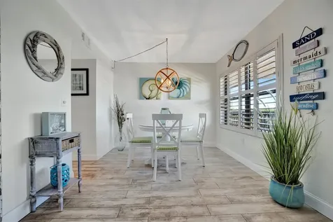 625 30th Avenue W Bradenton FL 34205