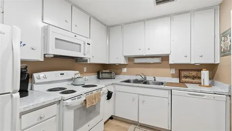 2700 Bayshore Boulevard Dunedin FL 34698