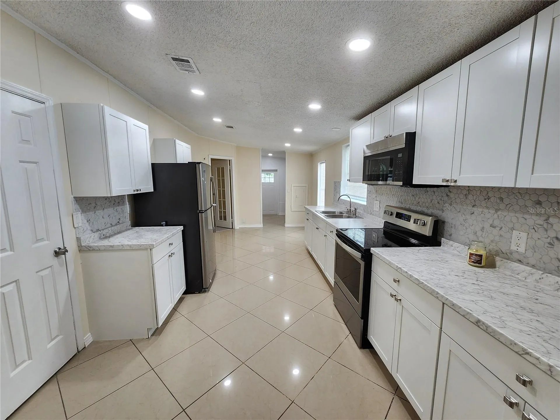 1209 Blue Sky Place Dover FL 33527