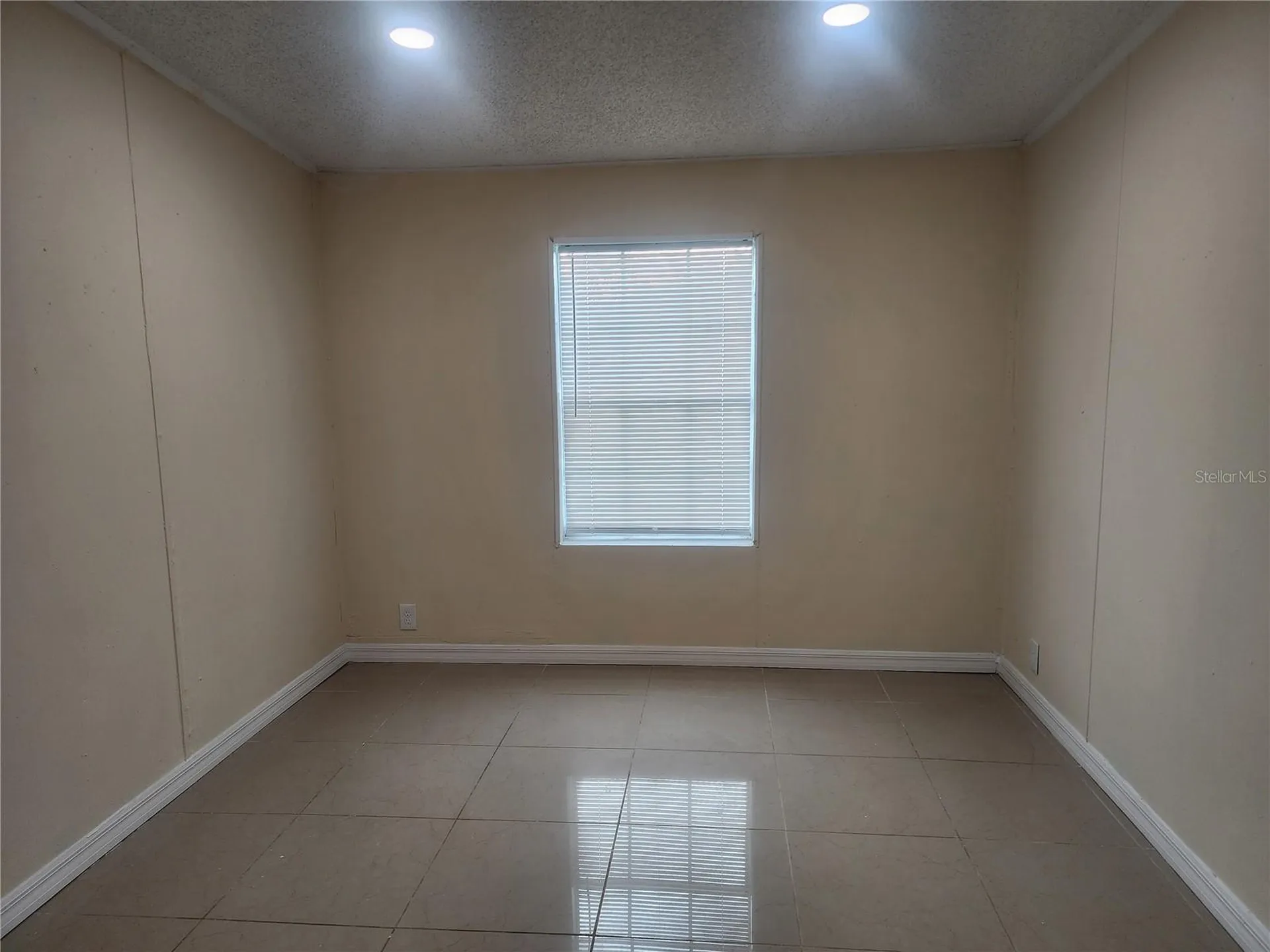 1209 Blue Sky Place Dover FL 33527