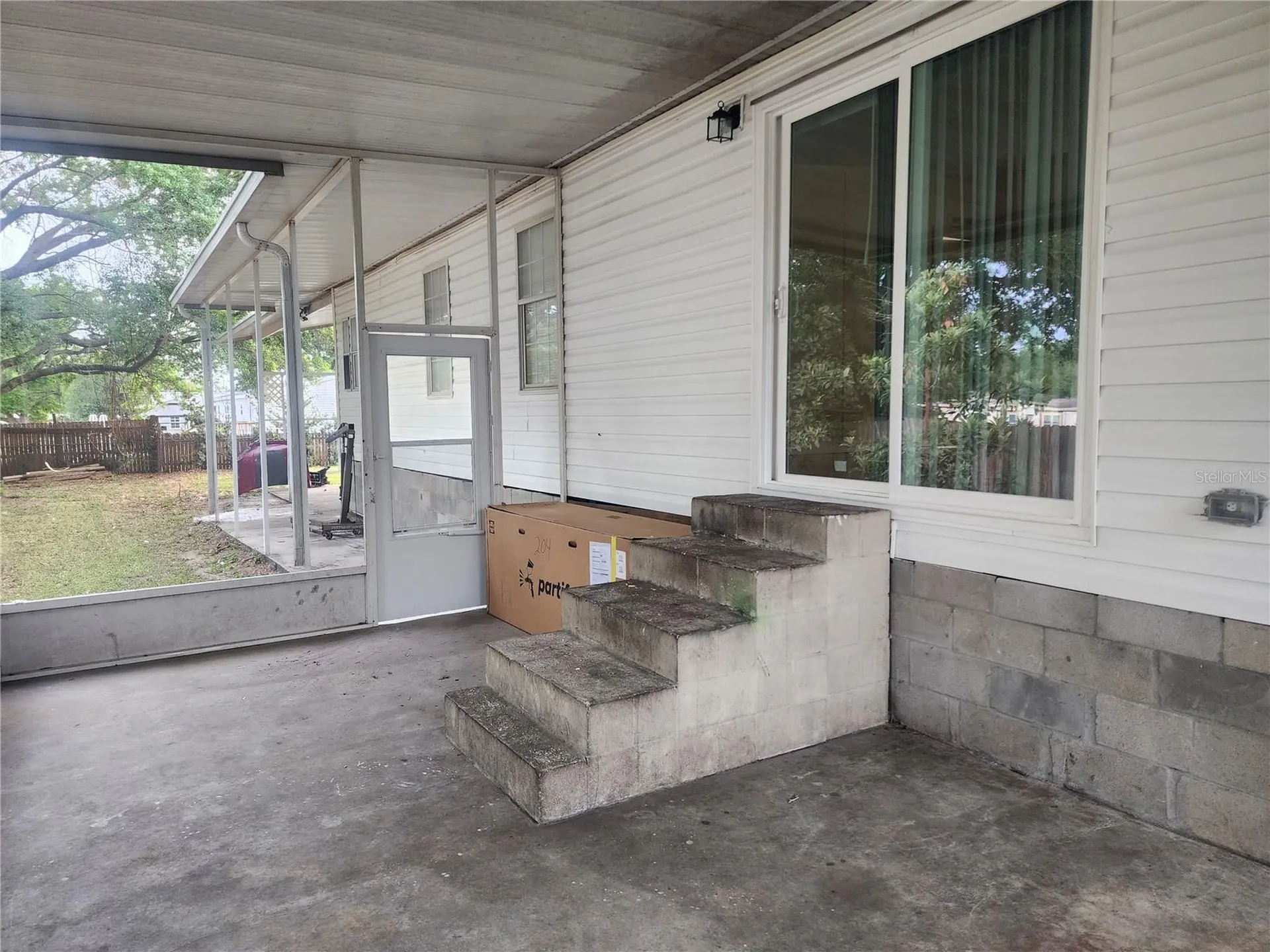 1209 Blue Sky Place Dover FL 33527