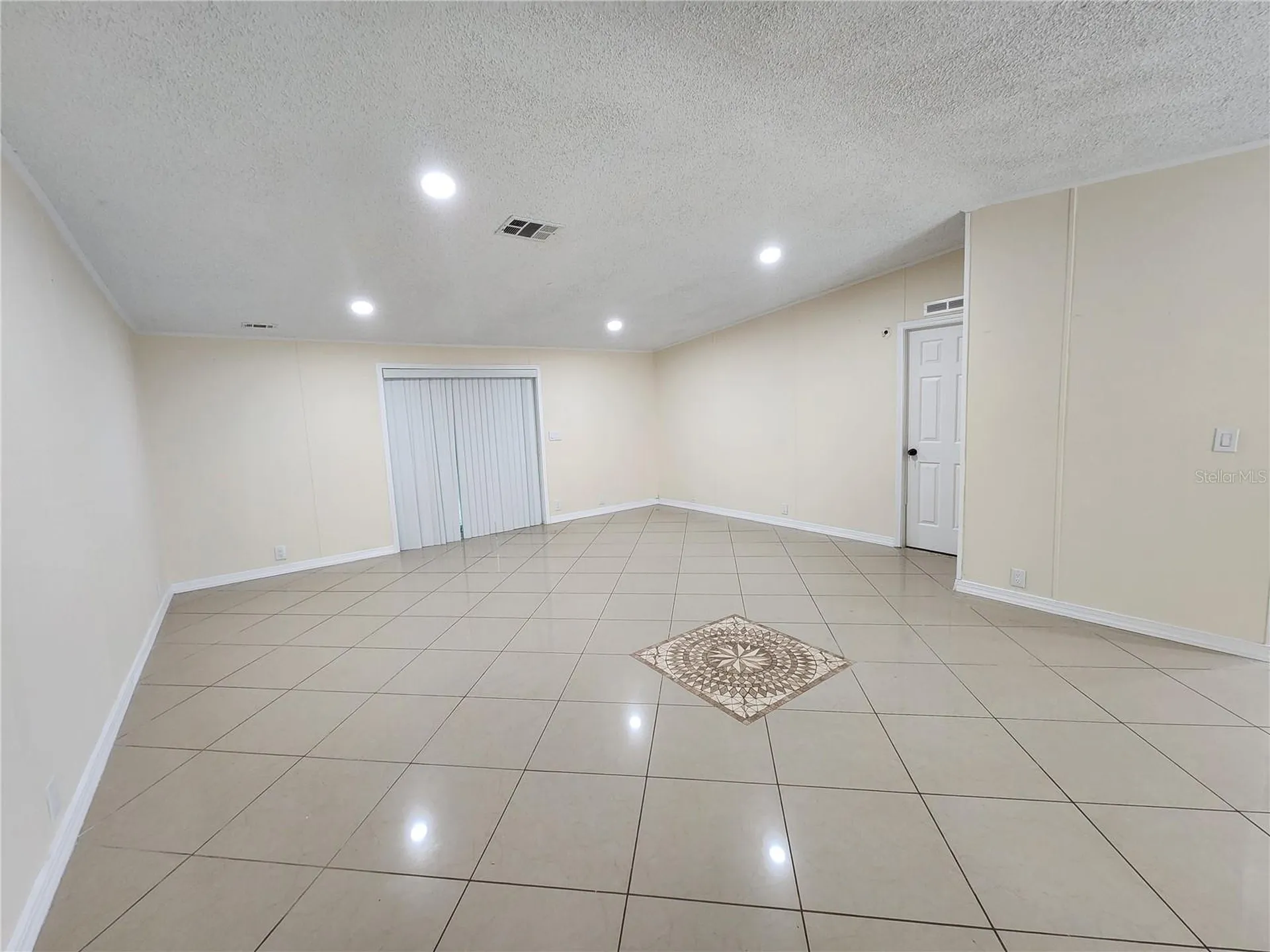 1209 Blue Sky Place Dover FL 33527