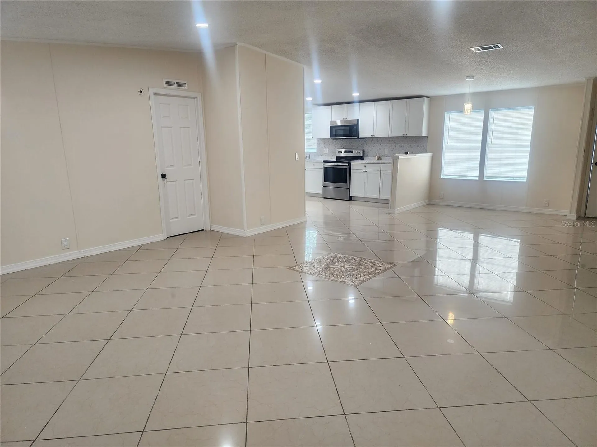 1209 Blue Sky Place Dover FL 33527