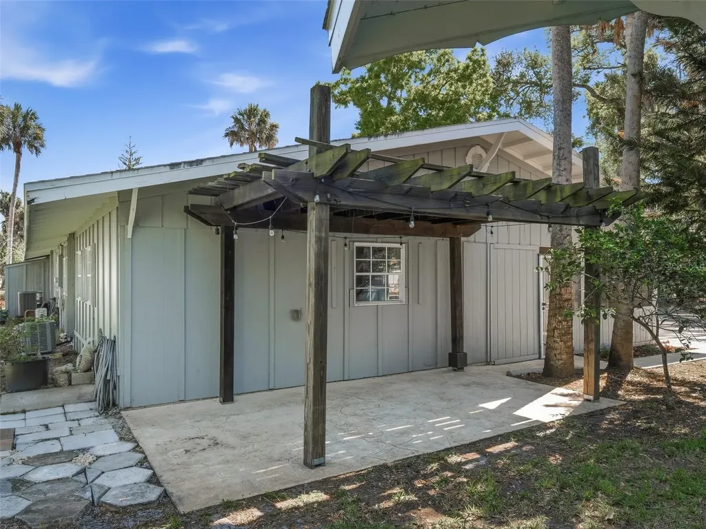 28 Country Club Drive New Smyrna Beach FL 32168