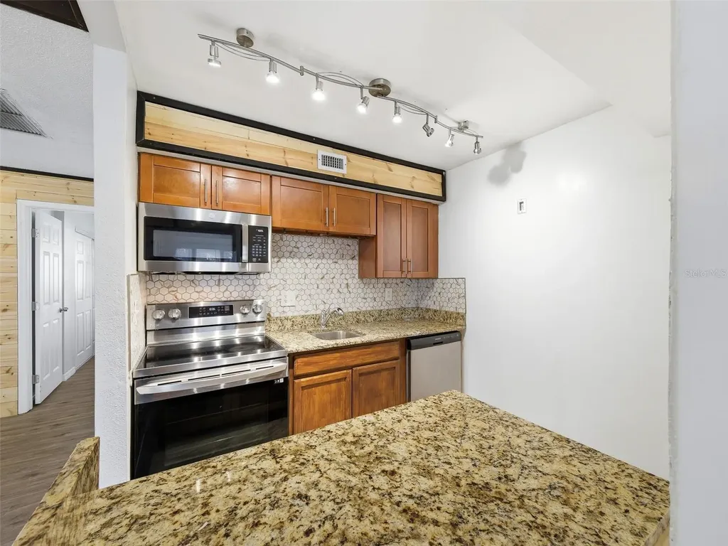28 Country Club Drive New Smyrna Beach FL 32168