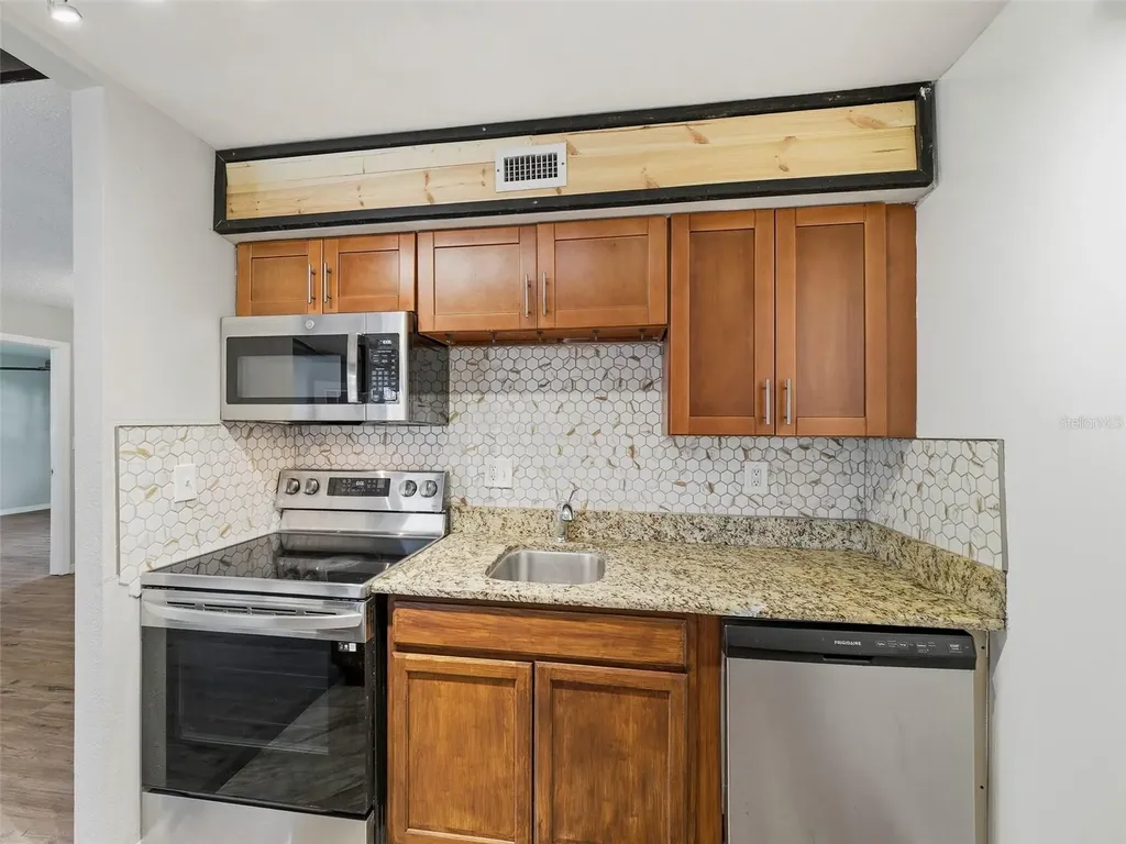28 Country Club Drive New Smyrna Beach FL 32168