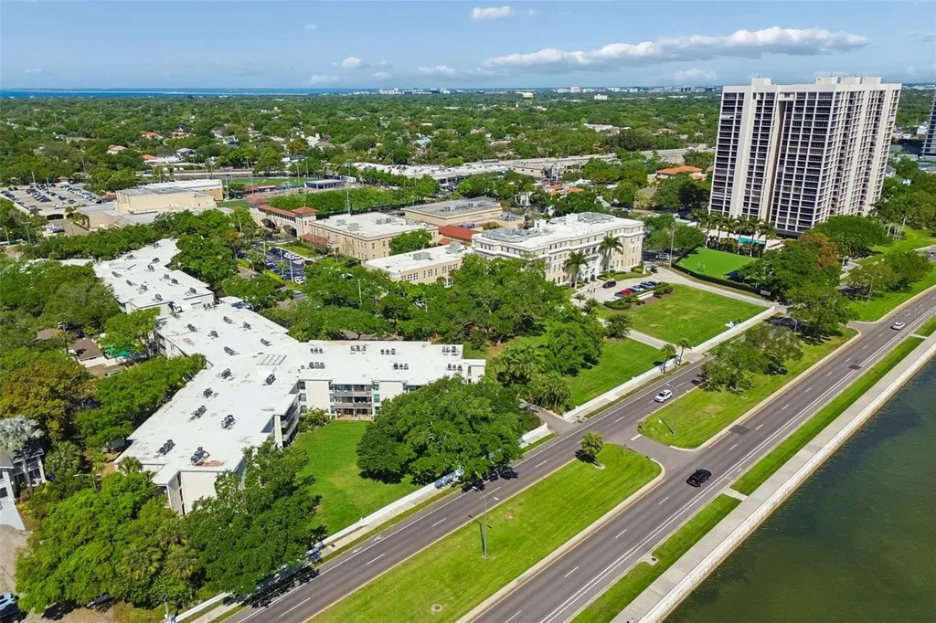 3325 Bayshore Boulevard Tampa FL 33629