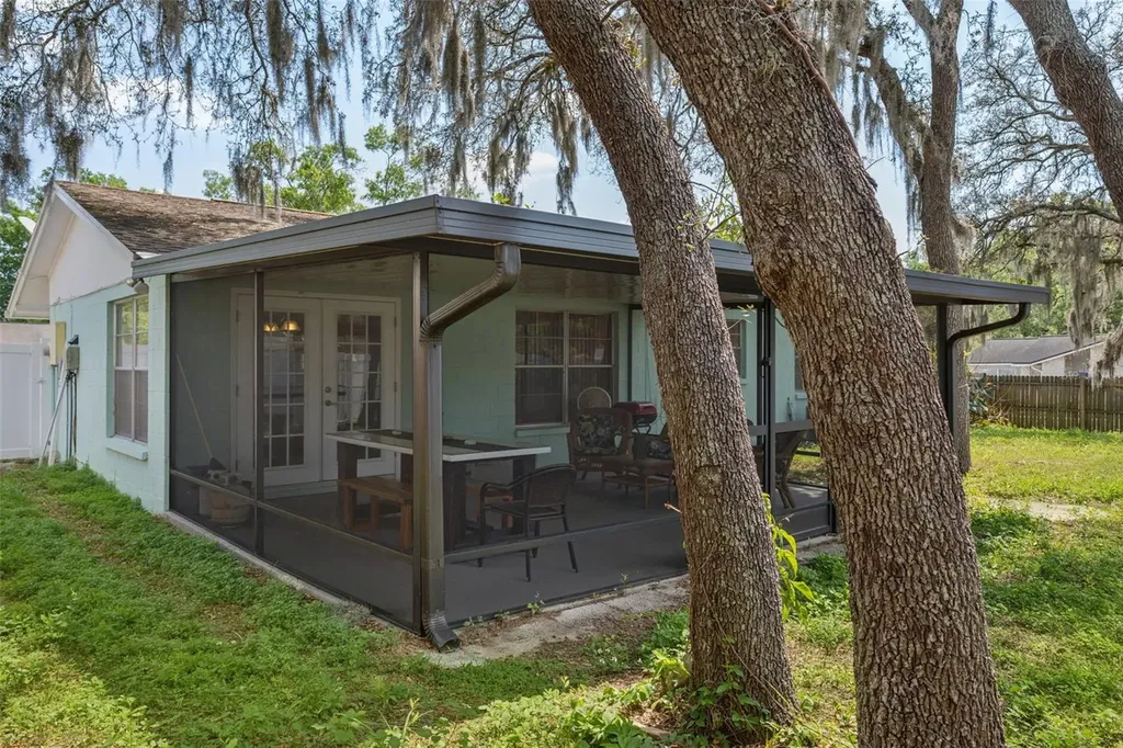 502 Avocado Circle Brandon FL 33510