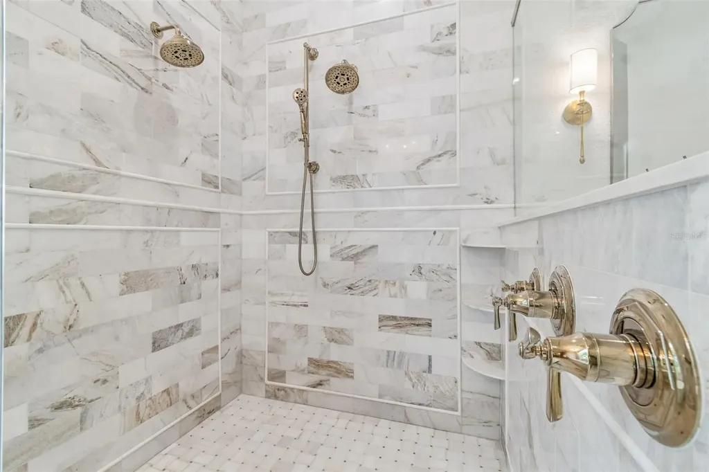 8603 Alafia Hills Lithia FL 33547