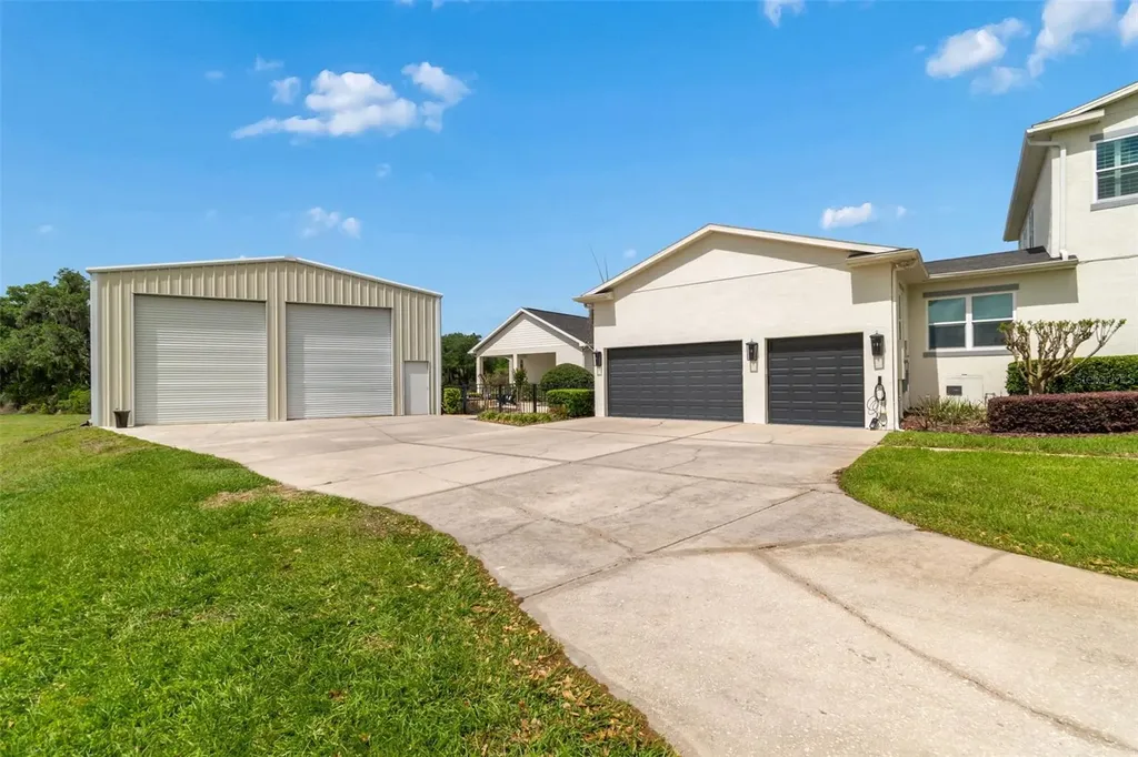 8603 Alafia Hills Lithia FL 33547