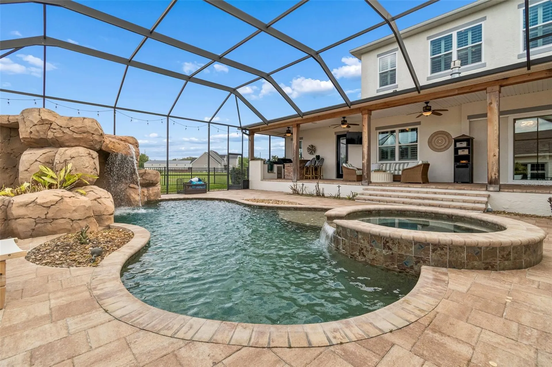 8603 Alafia Hills Lithia FL 33547