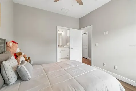 8603 Alafia Hills Lithia FL 33547