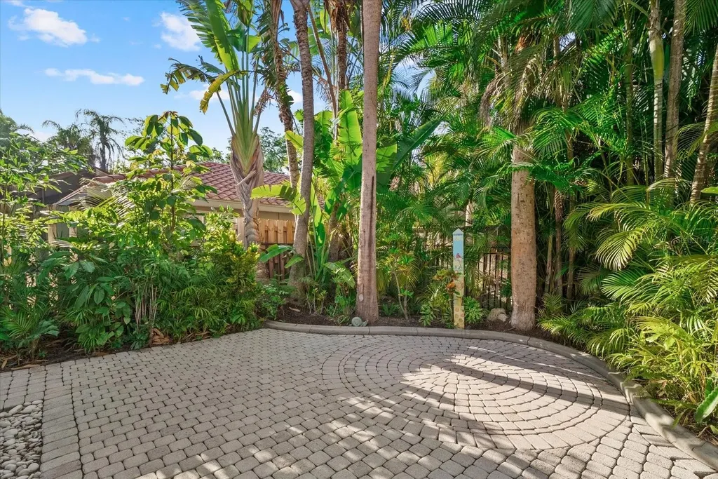 4891 Peregrine Point E Sarasota FL 34231