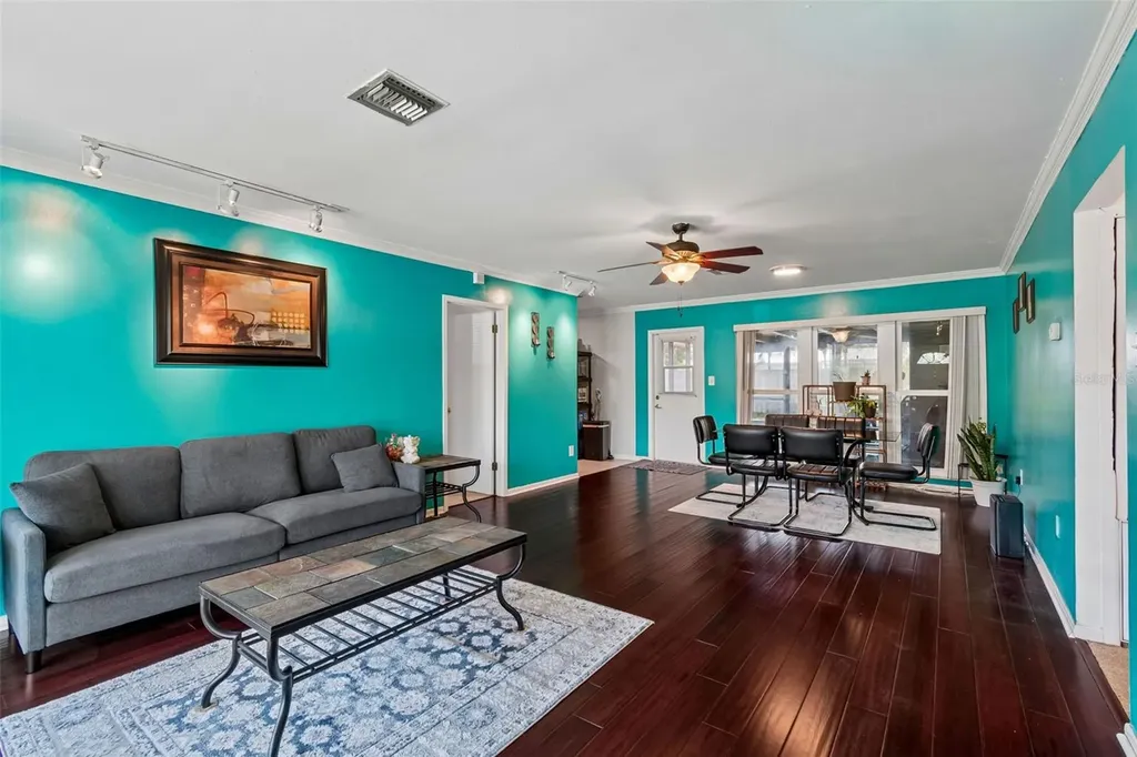 4519 S Cooper Place Tampa FL 33611