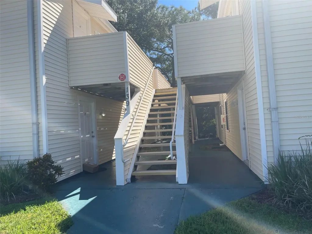 139 Hunter Lake Drive Oldsmar FL 34677