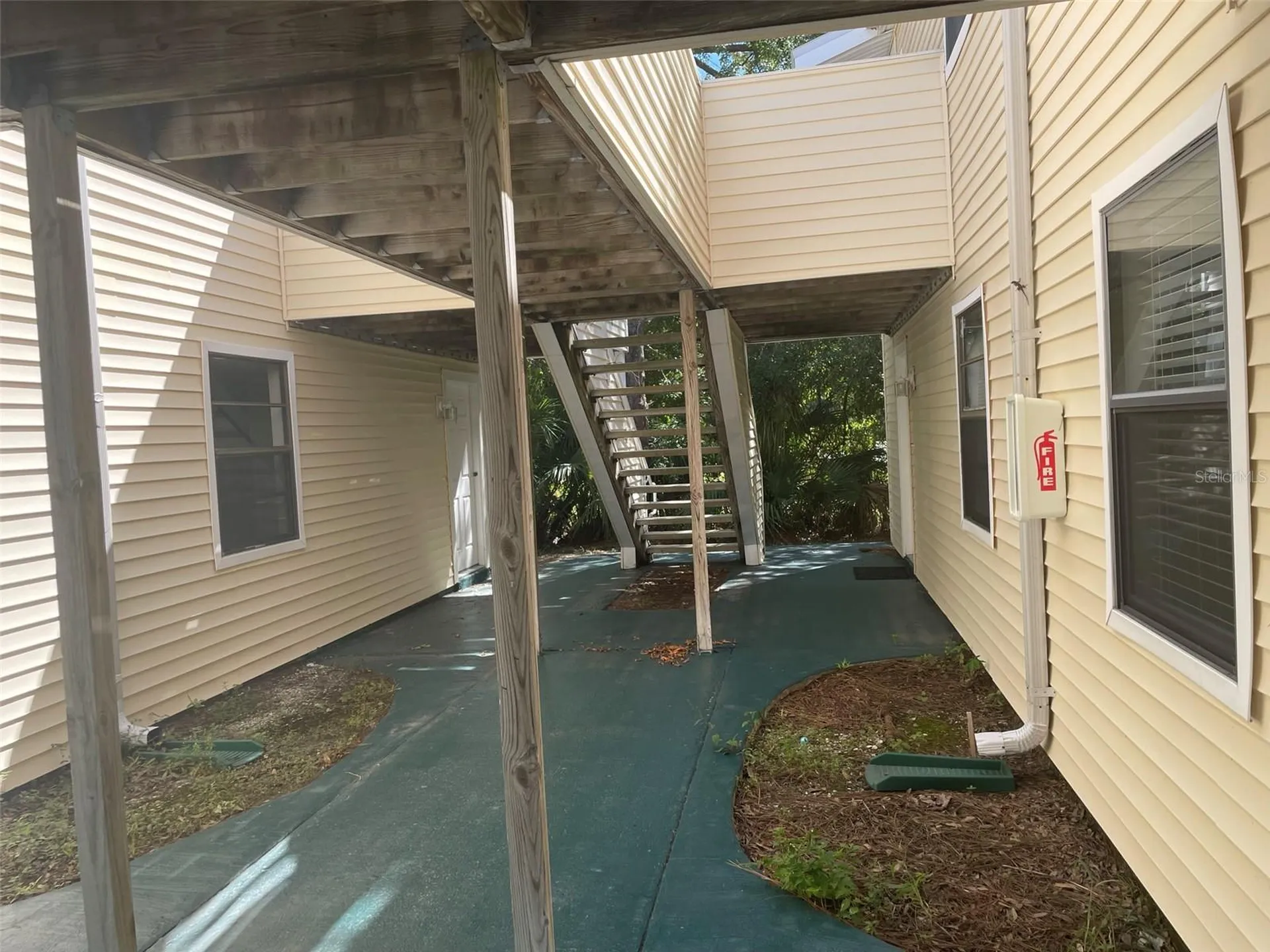 139 Hunter Lake Drive Oldsmar FL 34677