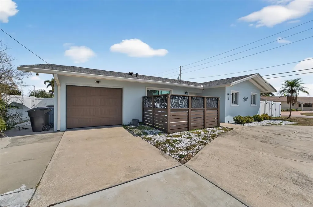 2 79th Street S St Petersburg FL 33707