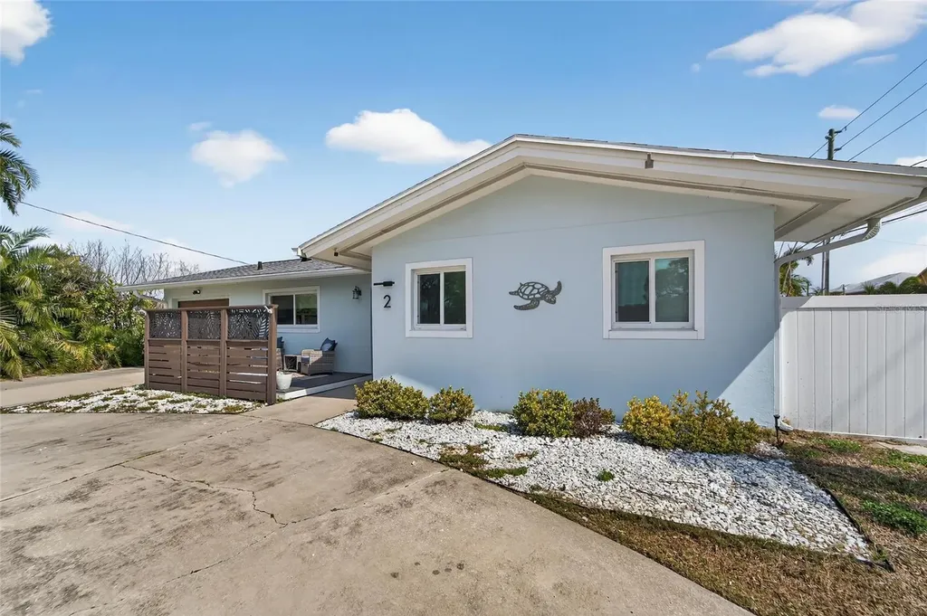 2 79th Street S St Petersburg FL 33707
