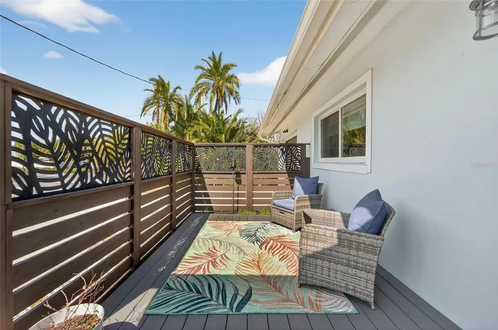 2 79th Street S St Petersburg FL 33707