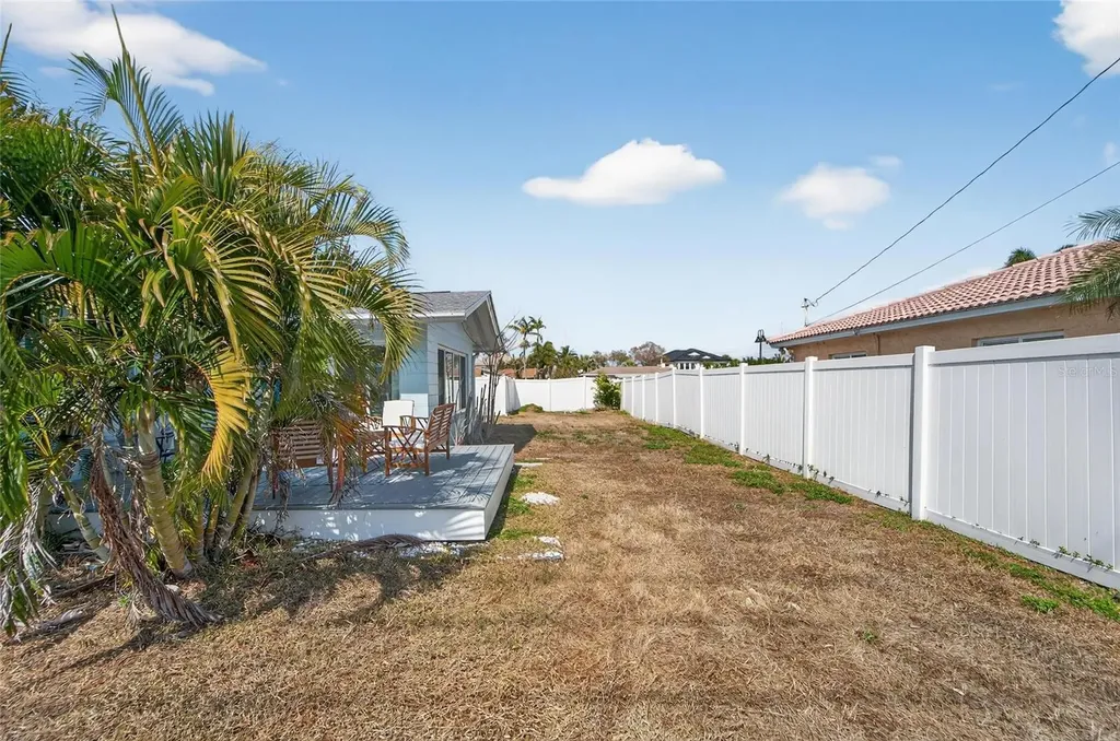 2 79th Street S St Petersburg FL 33707