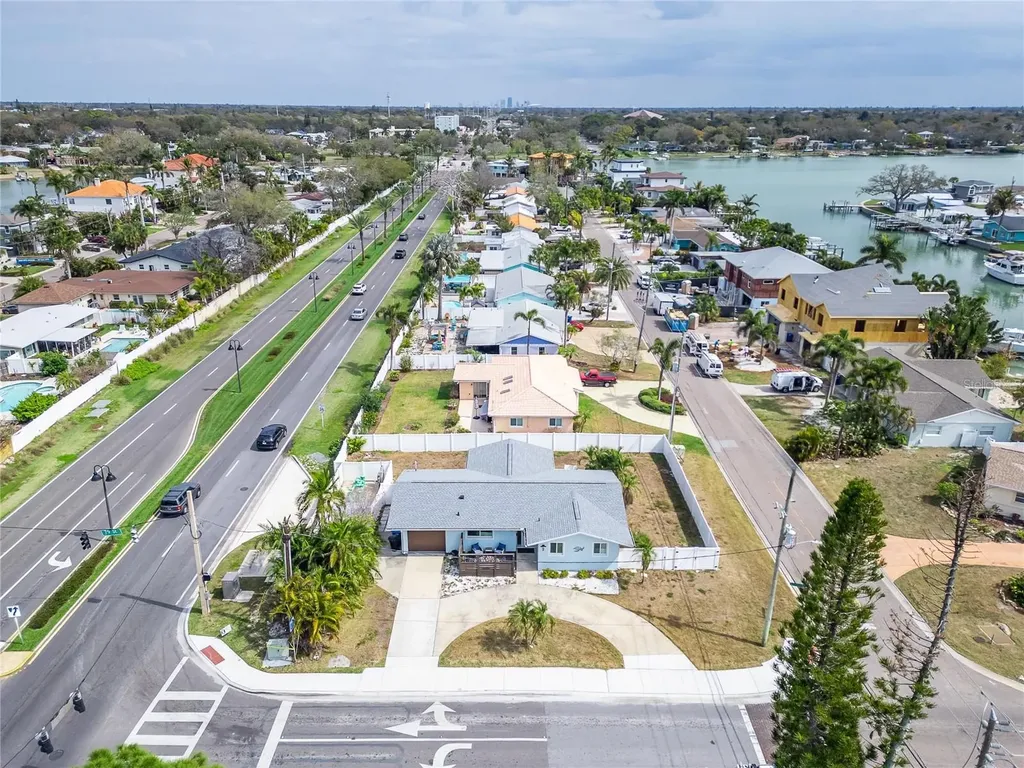2 79th Street S St Petersburg FL 33707