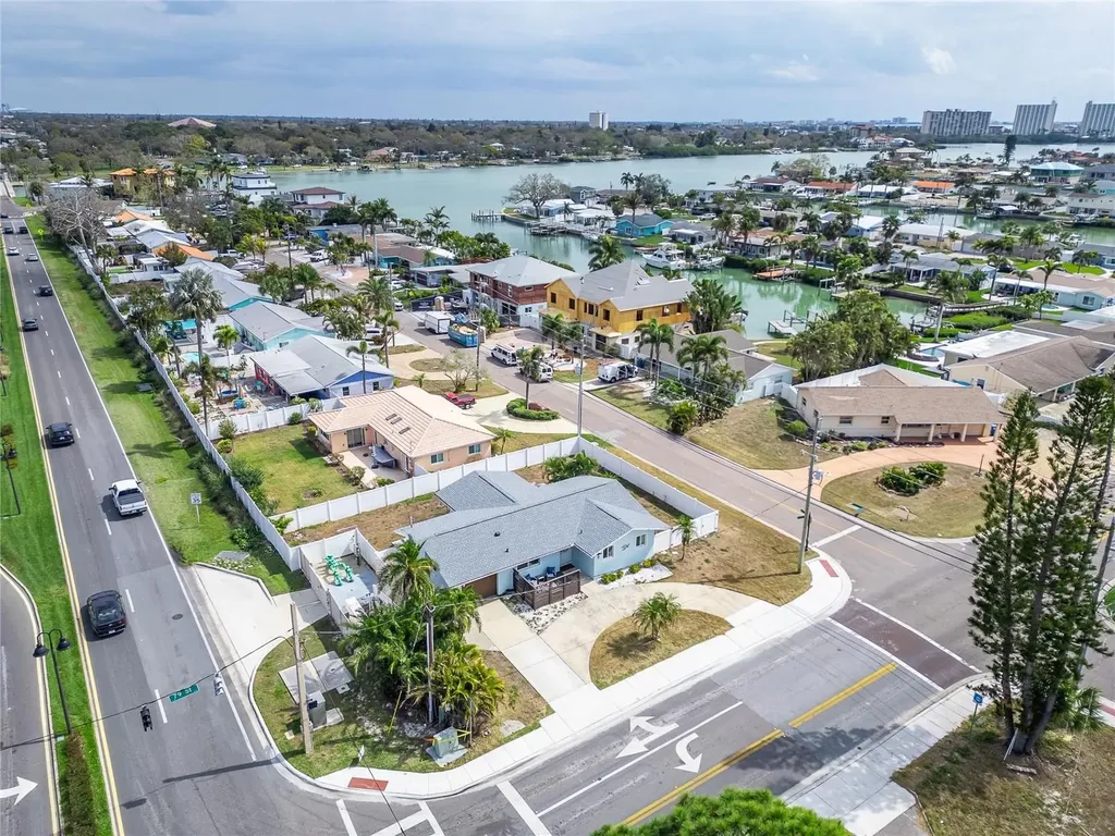 2 79th Street S St Petersburg FL 33707