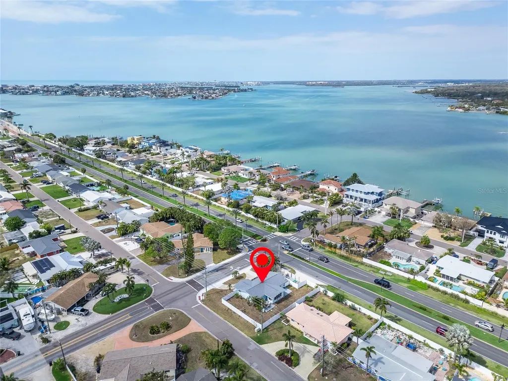 2 79th Street S St Petersburg FL 33707
