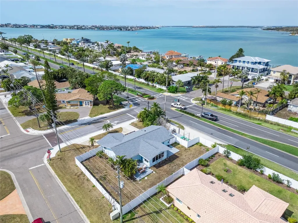 2 79th Street S St Petersburg FL 33707