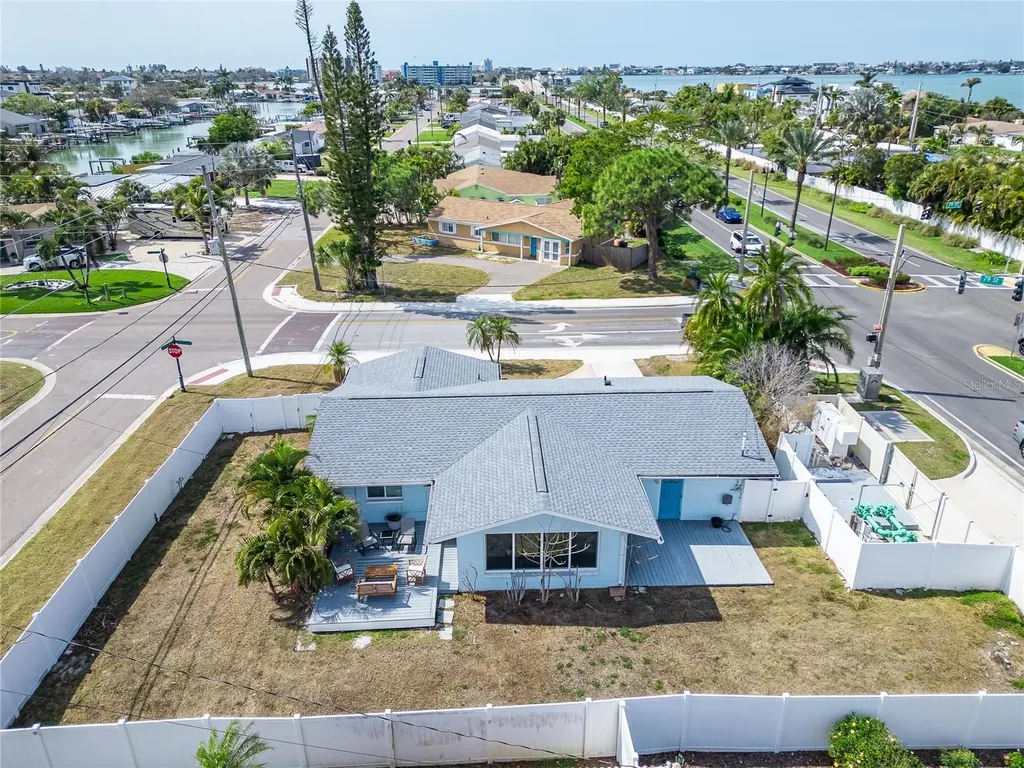 2 79th Street S St Petersburg FL 33707