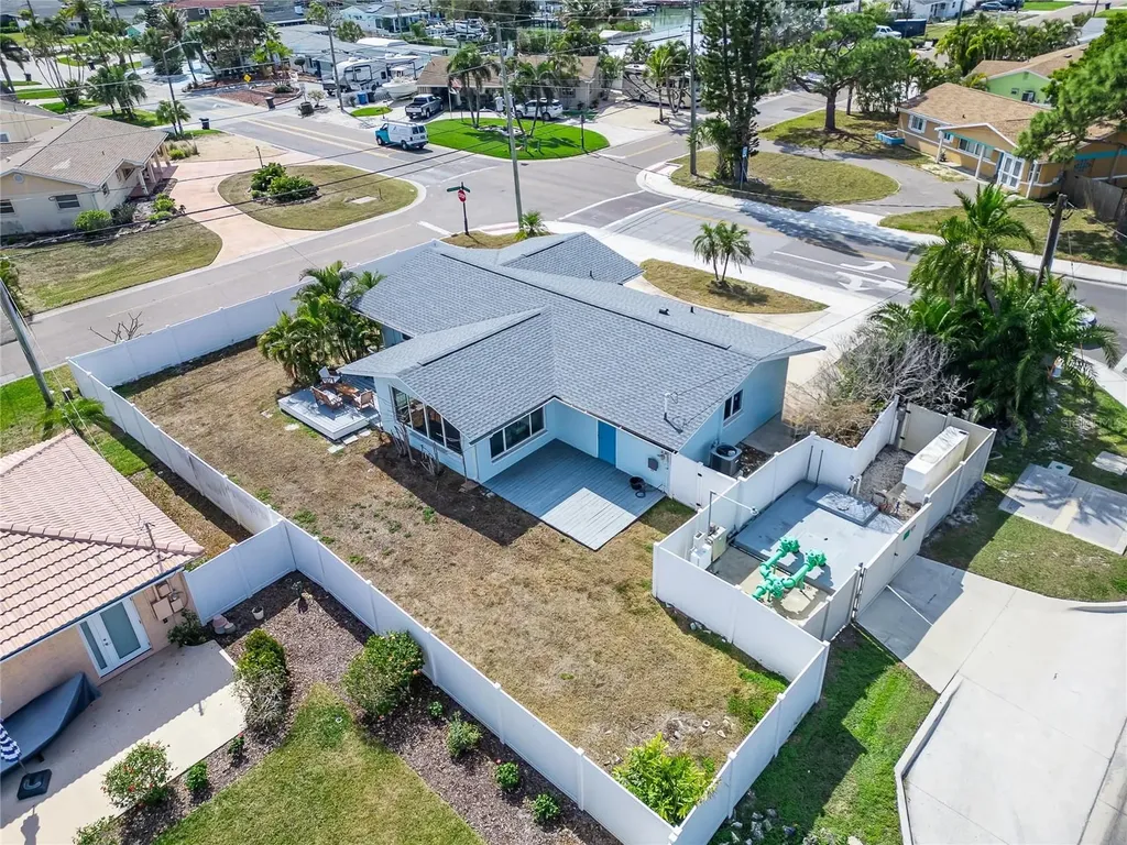 2 79th Street S St Petersburg FL 33707