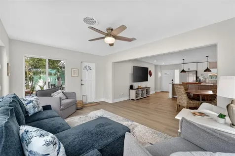 2 79th Street S St Petersburg FL 33707