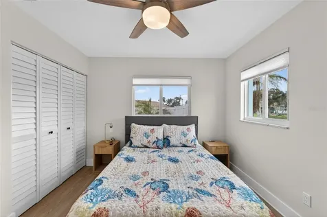 2 79th Street S St Petersburg FL 33707