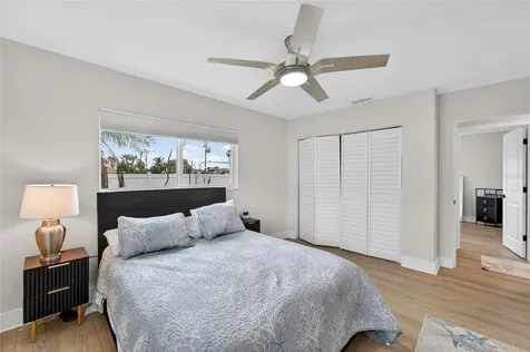 2 79th Street S St Petersburg FL 33707