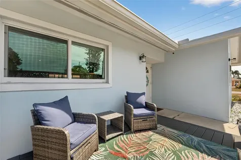 2 79th Street S St Petersburg FL 33707