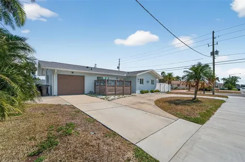 2 79th Street S St Petersburg FL 33707