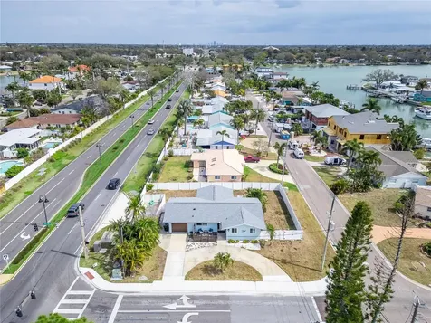 2 79th Street S St Petersburg FL 33707