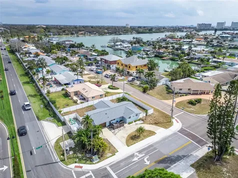 2 79th Street S St Petersburg FL 33707