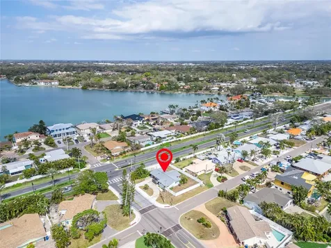 2 79th Street S St Petersburg FL 33707