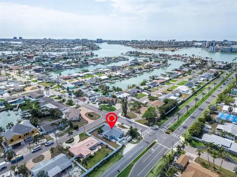 2 79th Street S St Petersburg FL 33707