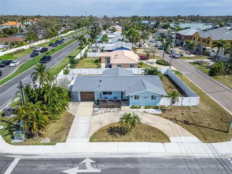 2 79th Street S St Petersburg FL 33707