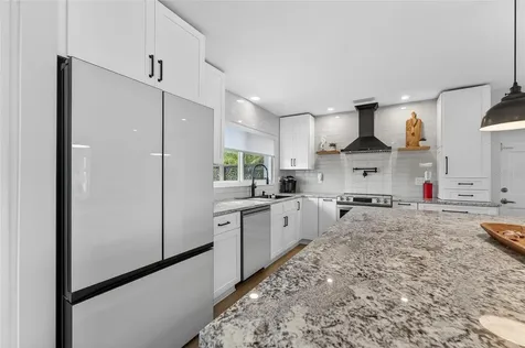 2 79th Street S St Petersburg FL 33707